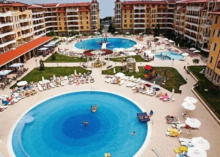 Hany - 3 Pools, Spa, Gym, Playgrounds